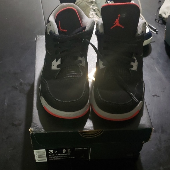 Jordan 3s - Picture 2 of 4